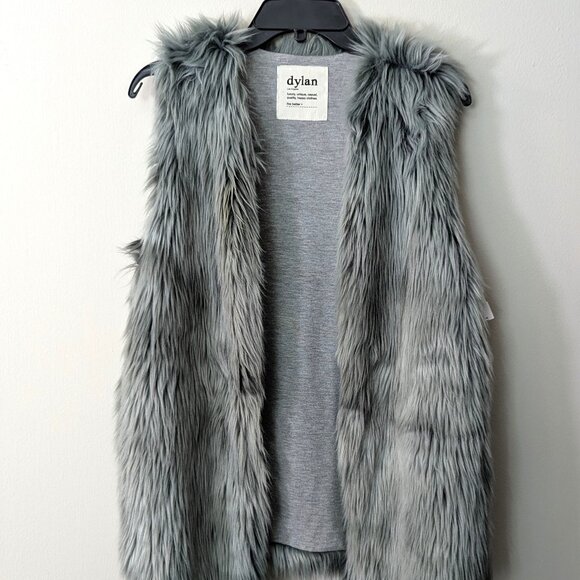 Dylan Women's Slate Gray Faux Fur Sleeveless Vest. Size Small - Picture 1 of 4